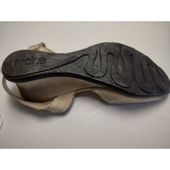 Arche 'Satia' Sandal Tan- Size 6 US/ 37 EU - New $298 Lightly Worn Very Clean - Picture 3 of 5